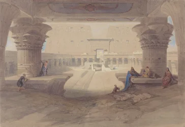 Da sotto il portico del tempio di Edfu, Alto Egitto